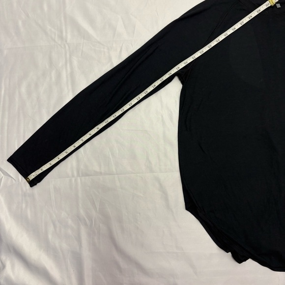 3/$30 Under Armour Women’s Medium (approx) Breathe Open Back Long Sleeve Flow - Picture 7 of 8